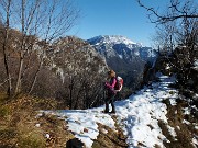 54 Proseguiamo, superata la cima del Monte San Martino, per il Medale
